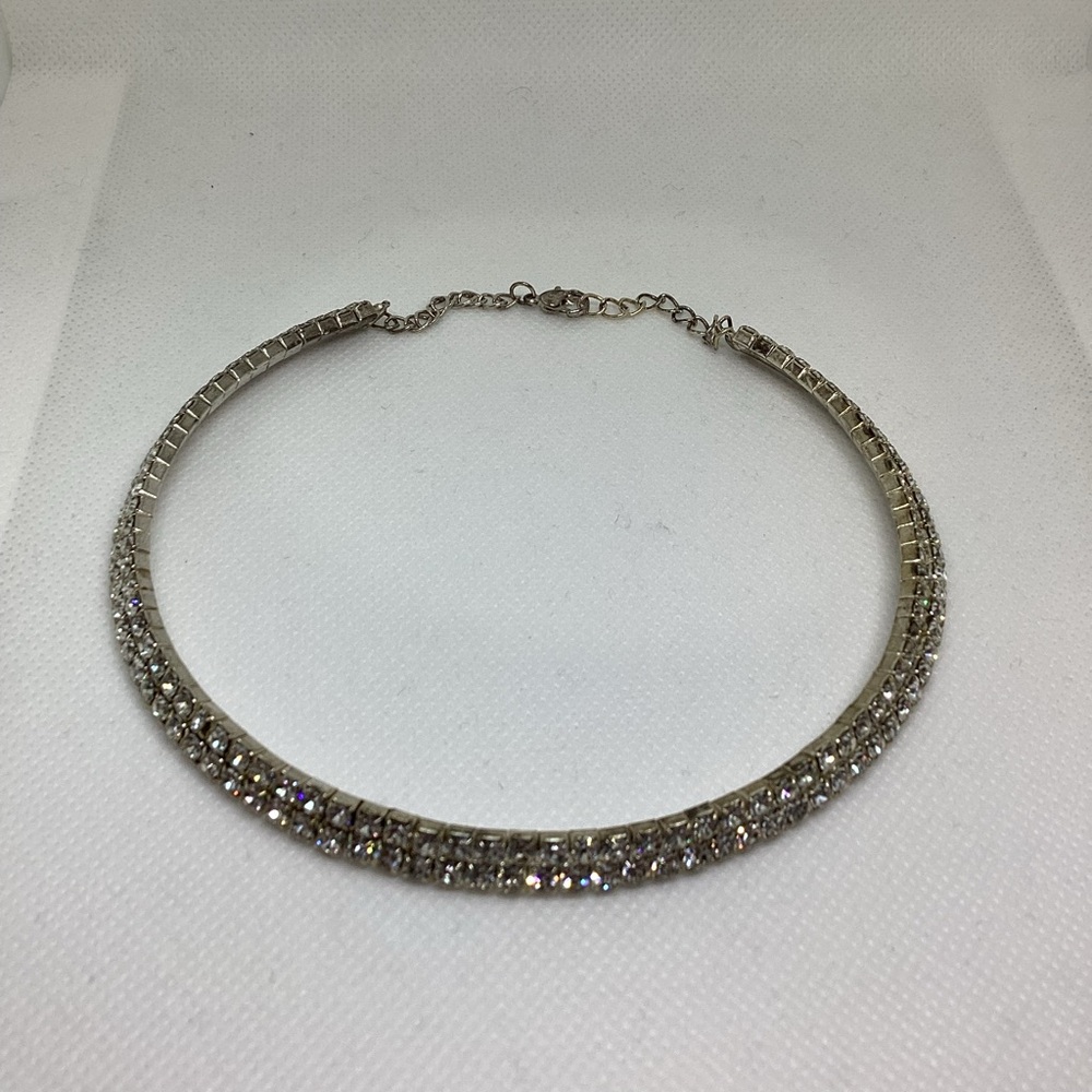 Silver tone Rhinestone Necklace - Picture 6 of 8